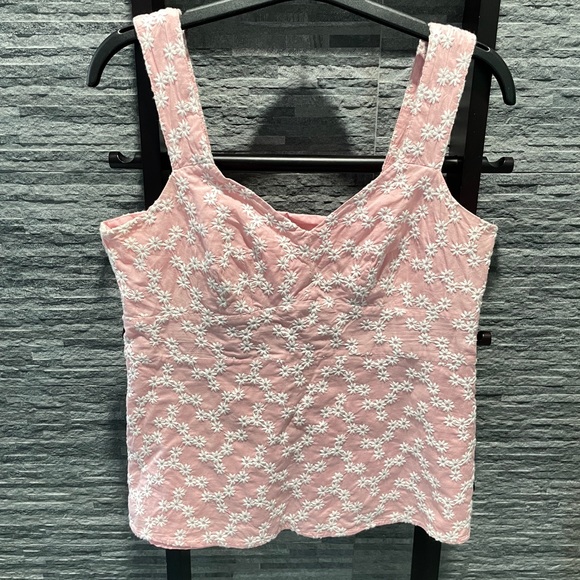 Liz & Co Embroidered Top - Picture 6 of 14